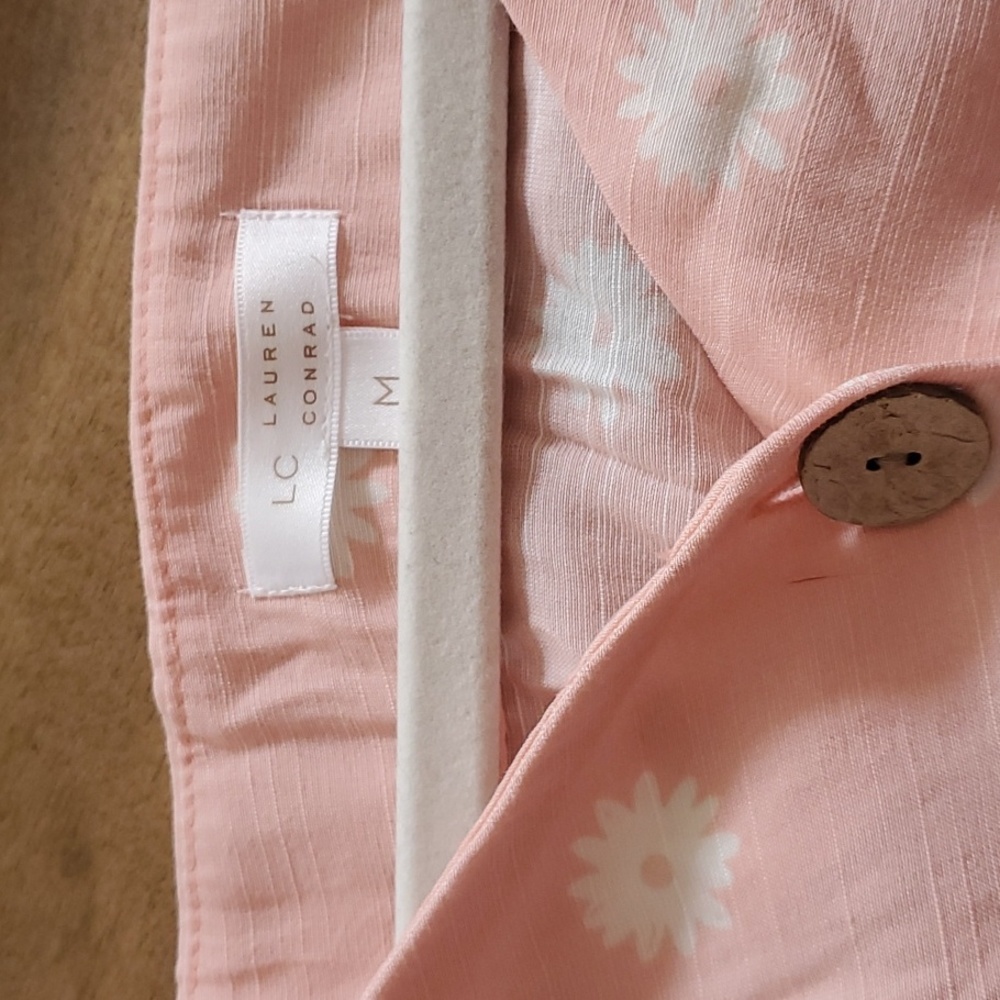 Pink dasiy Lauren Conrad top - Picture 4 of 8